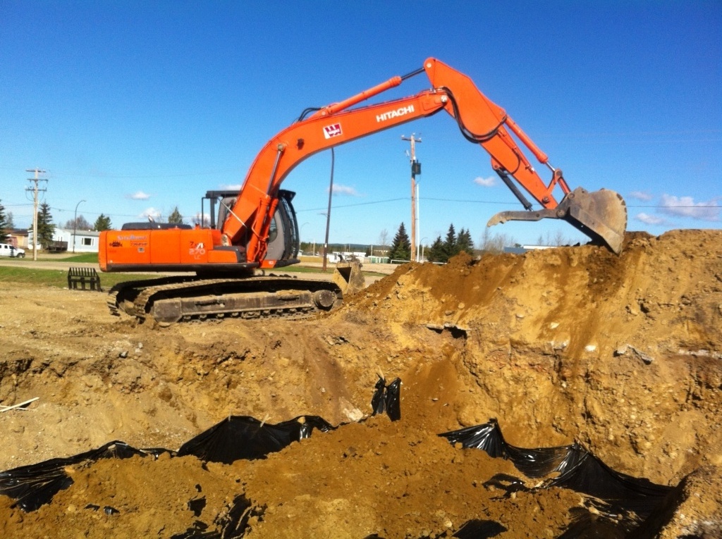 Hitachi Trackhoe Fox Creek Construction Company 3
